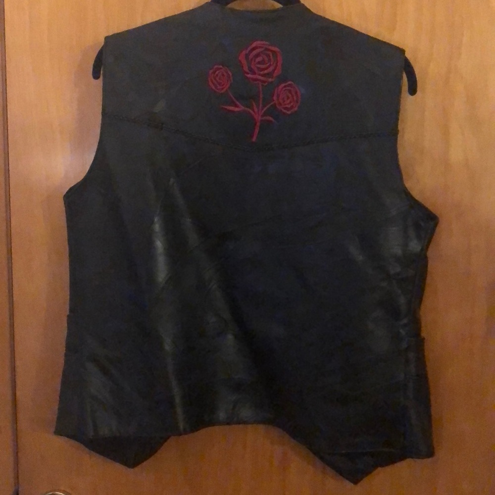 Leather Vestsize Medium Excellent Condition - image 2